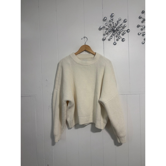 Abercrombie & Fitch Sweaters - Women's Abercrombie & Fitch Cream Ribbed Crew Neck Sweater XL